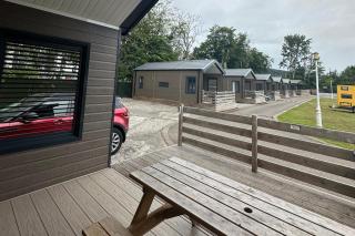 Inverness Lodge-Free Parking-Balcony-Sleeps 4 - Inverness - 3