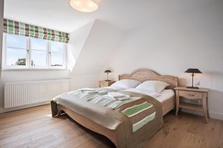 GUT KLETKAMP "Mühlenhof 3" - ruhige Ferienwohnung mit 2 Schlafzimmern I Terrasse mit See- & Naturblick I Gemeinschaftsgarten I 15 Min zur Ostsee I Küche I Parkplatz I Waschmaschine I WLAN - Kletkamp - 6