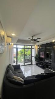 Modern 1 Bedroom Oasis in Kingston - Kingston - 3