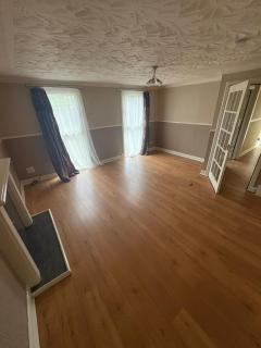 Whitburn 3BR Stay with Free Parking and Quick M8 Access - Whitburn - 6