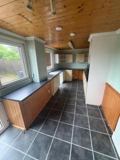 Whitburn 3BR Stay with Free Parking and Quick M8 Access - Whitburn - 3