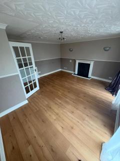 Whitburn 3BR Stay with Free Parking and Quick M8 Access - Whitburn - 1