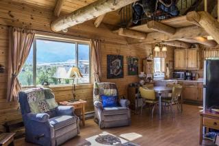 Romantic Cabin Rental with a Delightful Porch near Ennis, Montana - Silver Star - 3