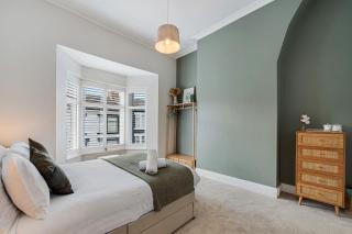 Watford Lodge - Air Host & Stay - 3 bedroom Heritage House - Liverpool - 6