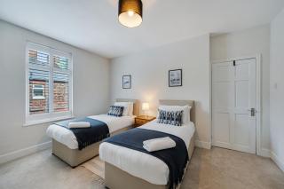 Watford Lodge - Air Host & Stay - 3 bedroom Heritage House - Liverpool - 7