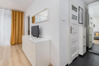 Sunny Studio Opolska with Balcony in Gdańsk by Noclegi Renters - Danzig - 2
