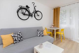 Sunny Studio Opolska with Balcony in Gdańsk by Noclegi Renters - Danzig - 4