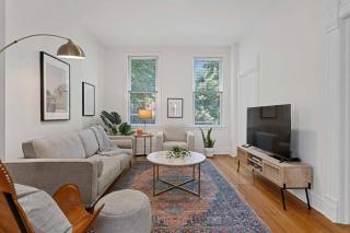 Newly Updated Vintage 6 Bedroom Single Family Home home - Chicago - 4