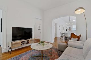 Newly Updated Vintage 6 Bedroom Single Family Home home - Chicago - 3