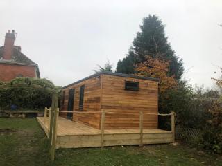 2 Guests - Garden Retreat with Balcony Views - Bruton - 1