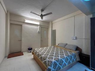 lovely room in koregaonpark 201 - Pune - 3