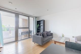Bright 2BD Flat with Balcony in South East London - Londra - 3