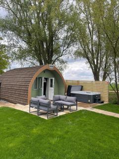2 Elm Water lakeside hideaway - Baston - 8