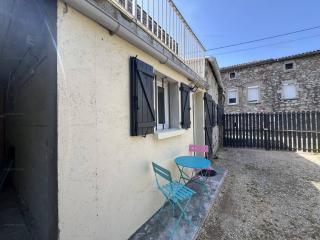 Chaleureuse maisonnette au cœur de Ruoms avec terrasse et parking - FR-1-697-35 - Ruoms - 0