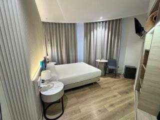 Hotel Mediterraneo Valencia - 2