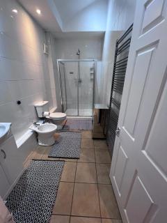 4 Bed 3 bath Home East Putney St - Londra - 7