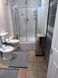 4 Bed 3 bath Home East Putney St - Londra - 3