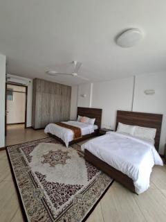 Nyali Seaview 3BR Pool & gym - 1