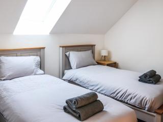 Erddyn - Uk48860 - Llanddwywe - 2