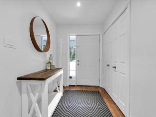 Modern 4 season cottage retreat - Huntsville - 8
