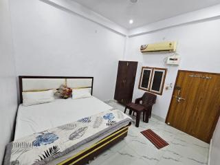 Kanha Homestay - Ayodhya - 4