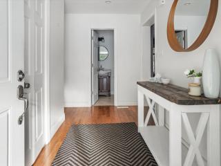 Modern 4 season cottage retreat - Huntsville - 7