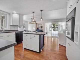 Modern 4 season cottage retreat - Huntsville - 3