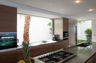 Sparkling Water Villa with Calming Ocean Views - Quartier de Lorient - 3