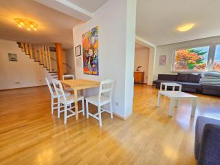 Innsbruck Nature & City House I Free Parking - 1