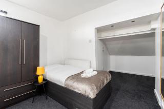 4 Bed Flat 5 mins Walk To Anfield - Liverpool - 9