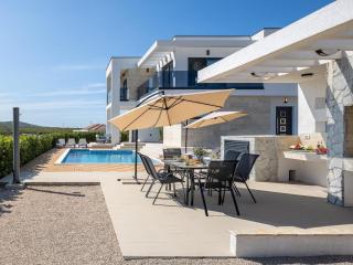 Lakeside Elegance Villa 5 BDR - Balatonberény - 5
