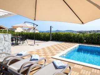 Lakeside Elegance Villa 5 BDR - Balatonberény - 8