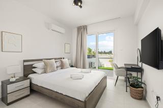 Chic & Elegant Hideaway - Your Luxury Escape - Livadhia - 8