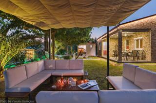 Costa Petra - Luxury Seaside Cottage with Garden - Vacation House for families in Greece - Néa Meságkala - 9