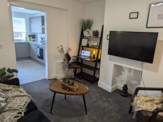 4 Bedrooms - 5 Beds House, Sleeps 7 - with Unli WiFi - Street Parking - Bathtub - 93HRC - 9