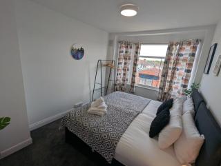 4 BedRoom House Free WiFi with Unli Parking -Bathtub - 93HRC - 4