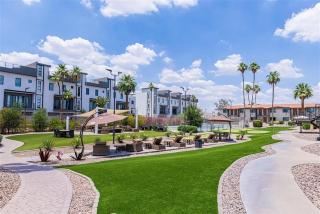 111 Fully Furnished 1BR Suite-Prime Location - Scottsdale - 1