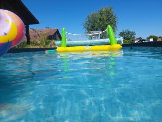 Gîte des Lauriers Roses - Piscine collective, Spas et jardins privés - 7 kms de la plage de Lespecier - Bias - 4