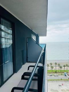 Красивая квартира с ванной Orbi Beach Tower - Batumi - 1