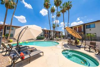 230 Fully Furnished 1BR Suite-Prime Location - Scottsdale - 0