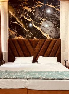 Radha Madhavam Luxurious Boutique Stay - Mathura - 7