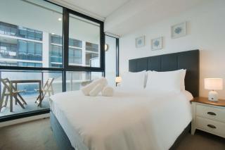 Luxe CBD Retreat- 2BR Apt w Pool Gym Steam&Sauna - Adelaide - 9