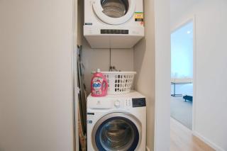 Luxe CBD Retreat- 2BR Apt w Pool Gym Steam&Sauna - Adelaide - 4