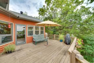 Decks and Views Spacious Cabin Near Table Rock Lake - Shell Knob - 9