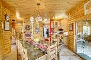 Decks and Views Spacious Cabin Near Table Rock Lake - Shell Knob - 4