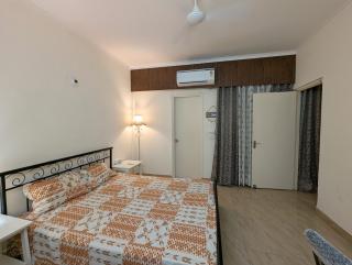 Golden Hour Hideaway - Greater Noida - 9