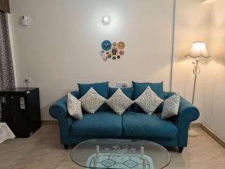 Golden Hour Hideaway - Greater Noida - 4