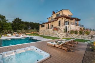 Villa Clara by Villsy - private pool, indoor jacuzzi, outdoor jacuzzi, sauna, gym, playroom - 0