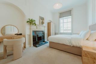 The Catnap Suite - Moffat - 2