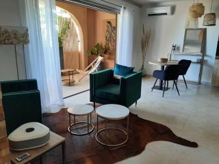 Suites JM - Le temps d'une Escale (Jacuzzi & Vue Mer) - 4